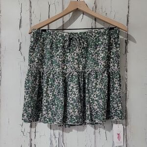 Abaadlw NWT Floral Mini Skirt Size XL